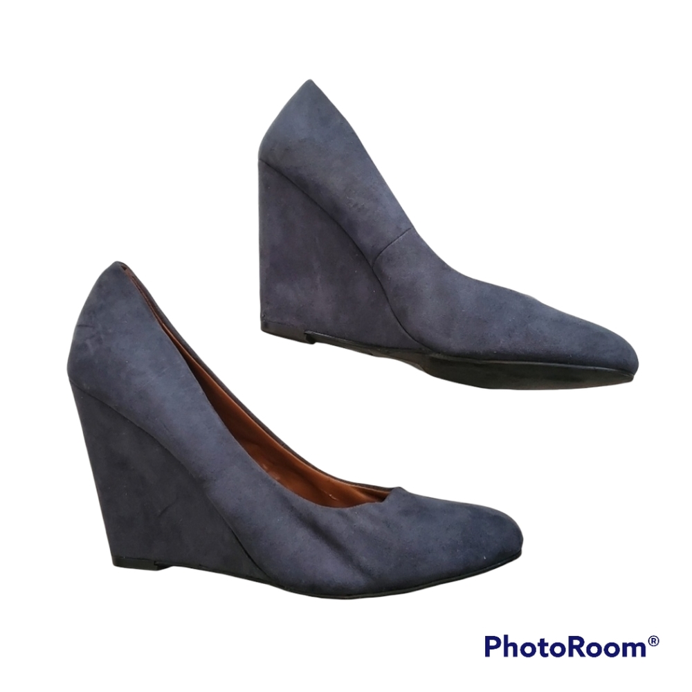 Banana‎ republic gray suede wedge close toed heel size 9